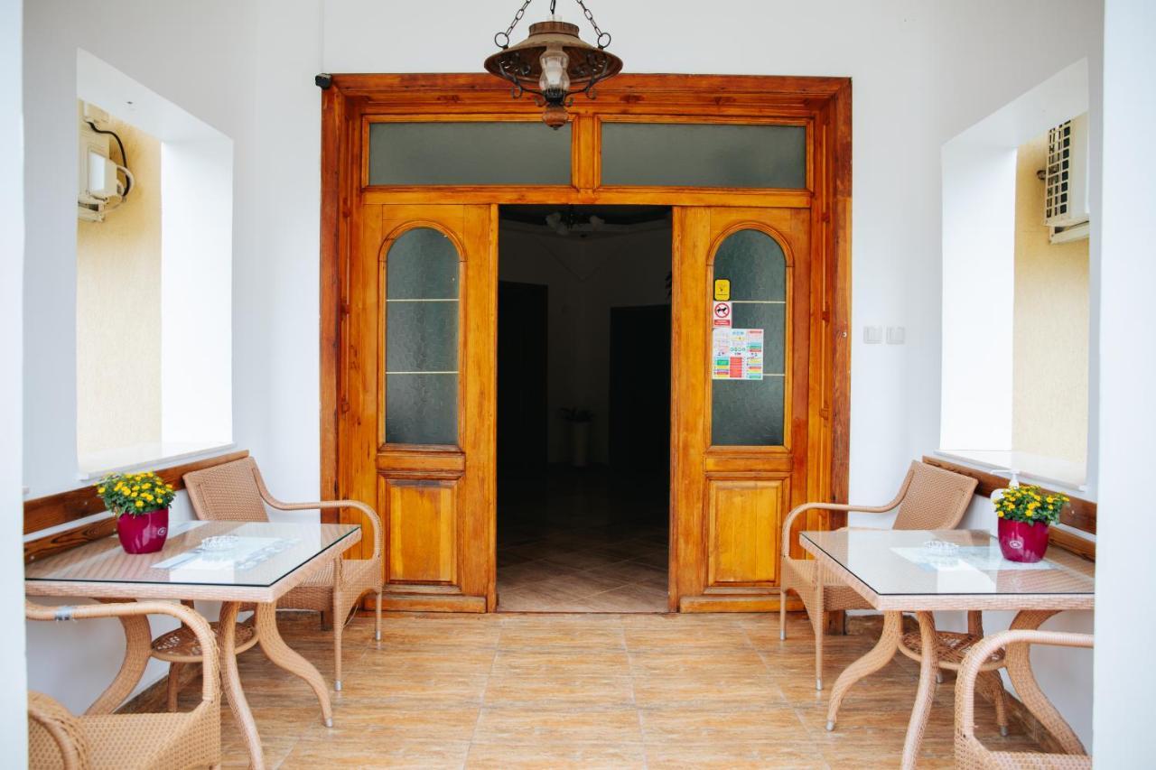 Pensiunea Casa Cristal Târgu Jiu Exteriör bild