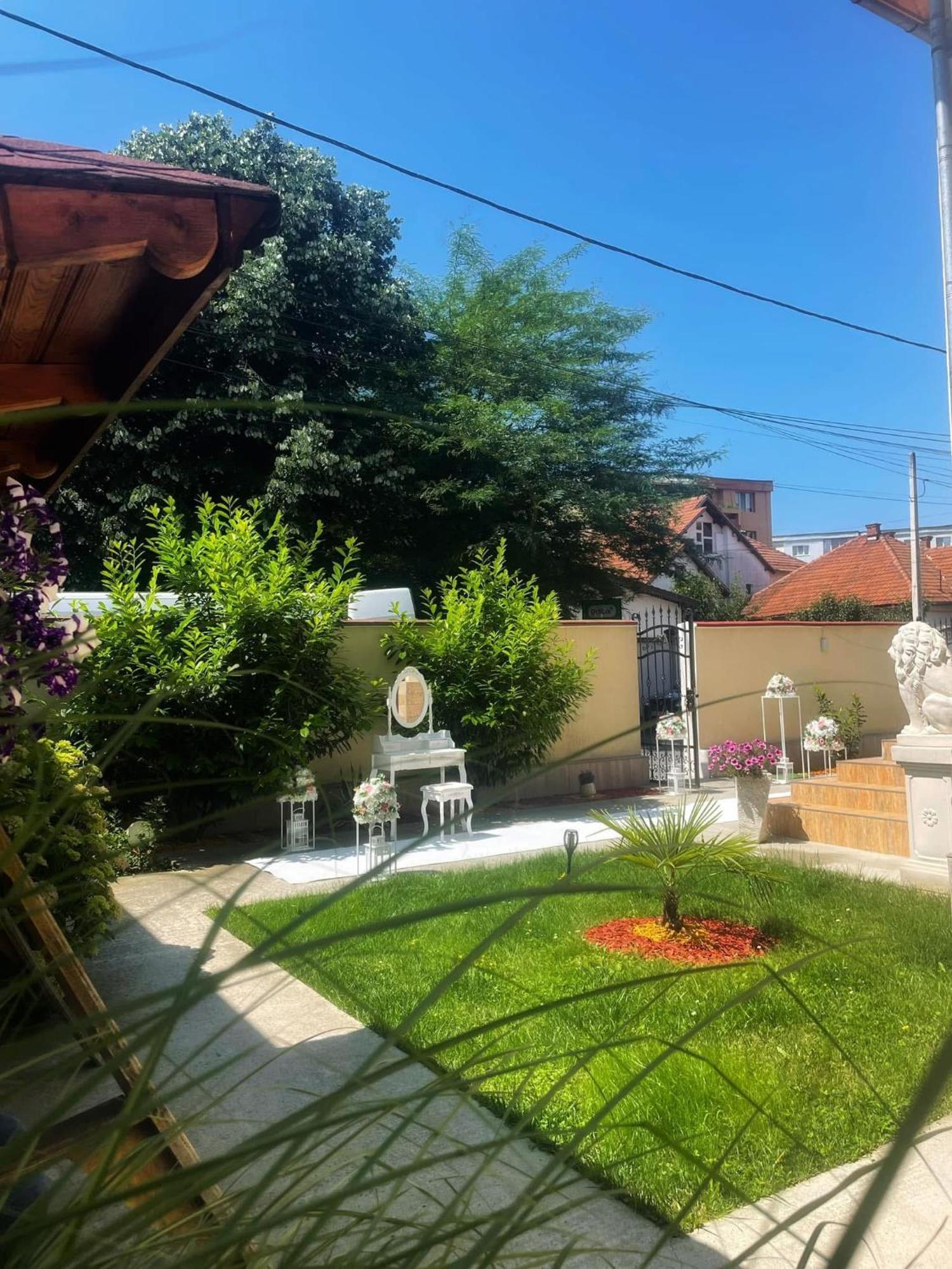 Pensiunea Casa Cristal Târgu Jiu Exteriör bild